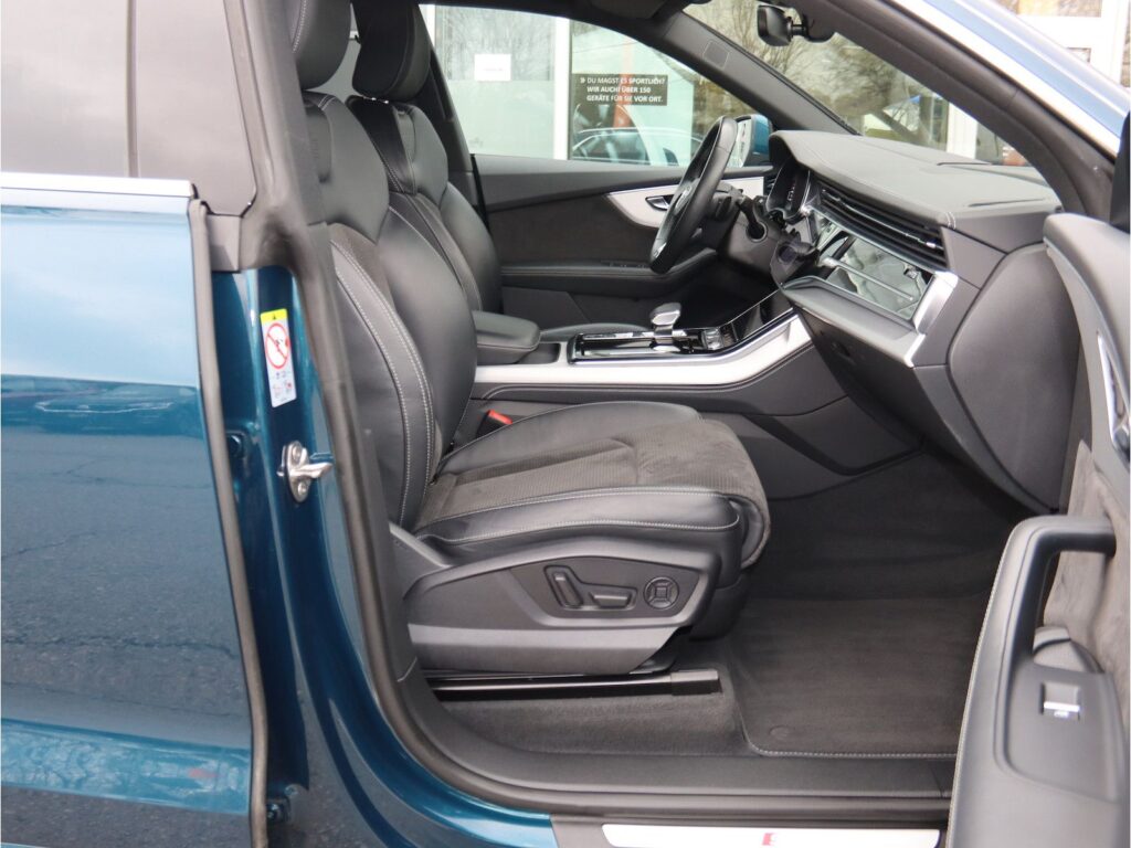 2021 Audi Q8 50 TDI S-LINE