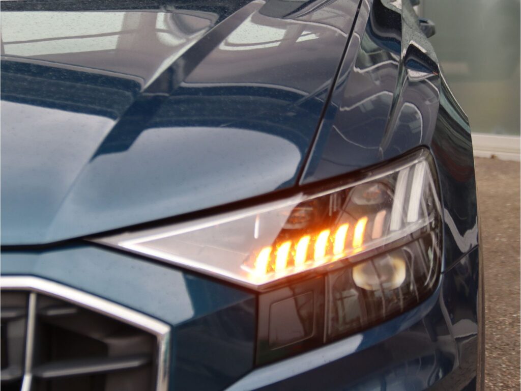 2021 Audi Q8 50 TDI S-LINE