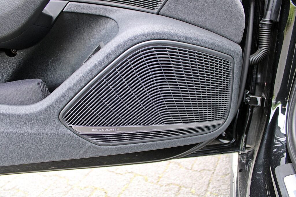 2023 Audi A4 Avant 35TFSI S LINE