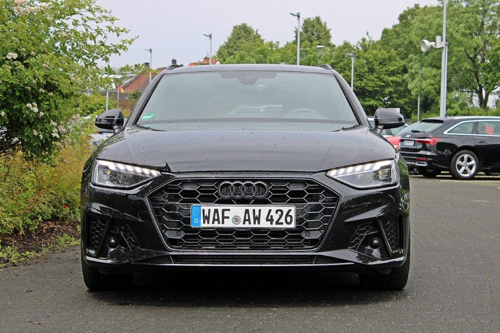 2023 Audi A4 Avant 35TFSI S LINE