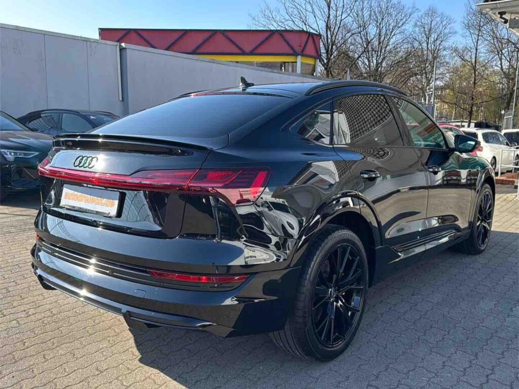 2022 Audi e-tron