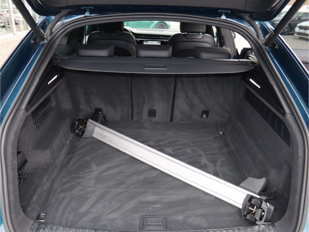 2021 Audi Q8 50 TDI S-LINE