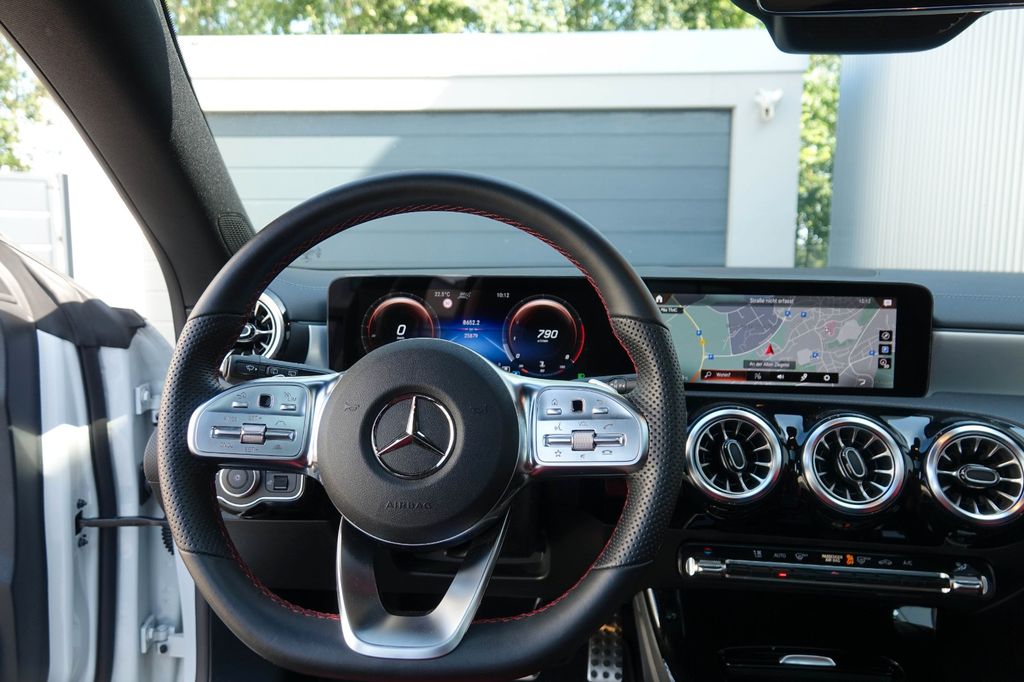 2022 Mercedes-Benz CLA 200