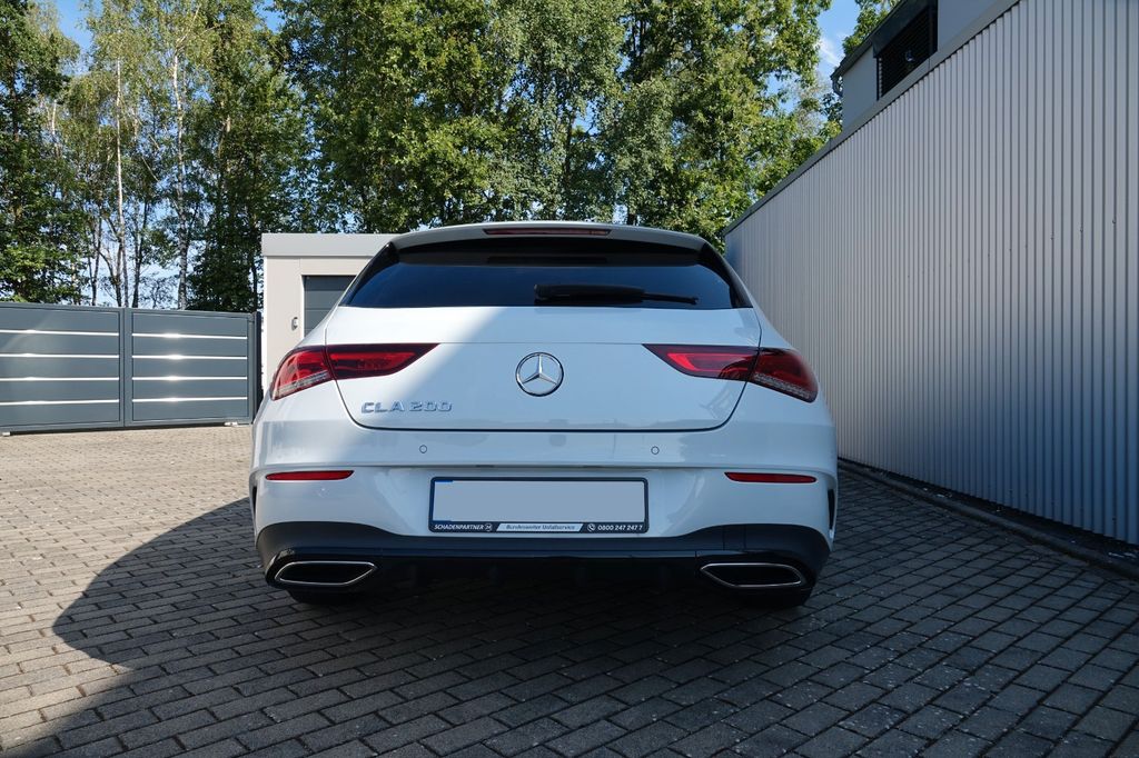 2022 Mercedes-Benz CLA 200